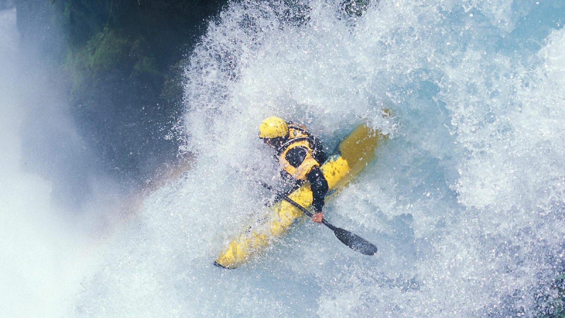 卢卡库闪电破门扼杀悬念,加拿大疾风骤雨压制哥斯达黎加
