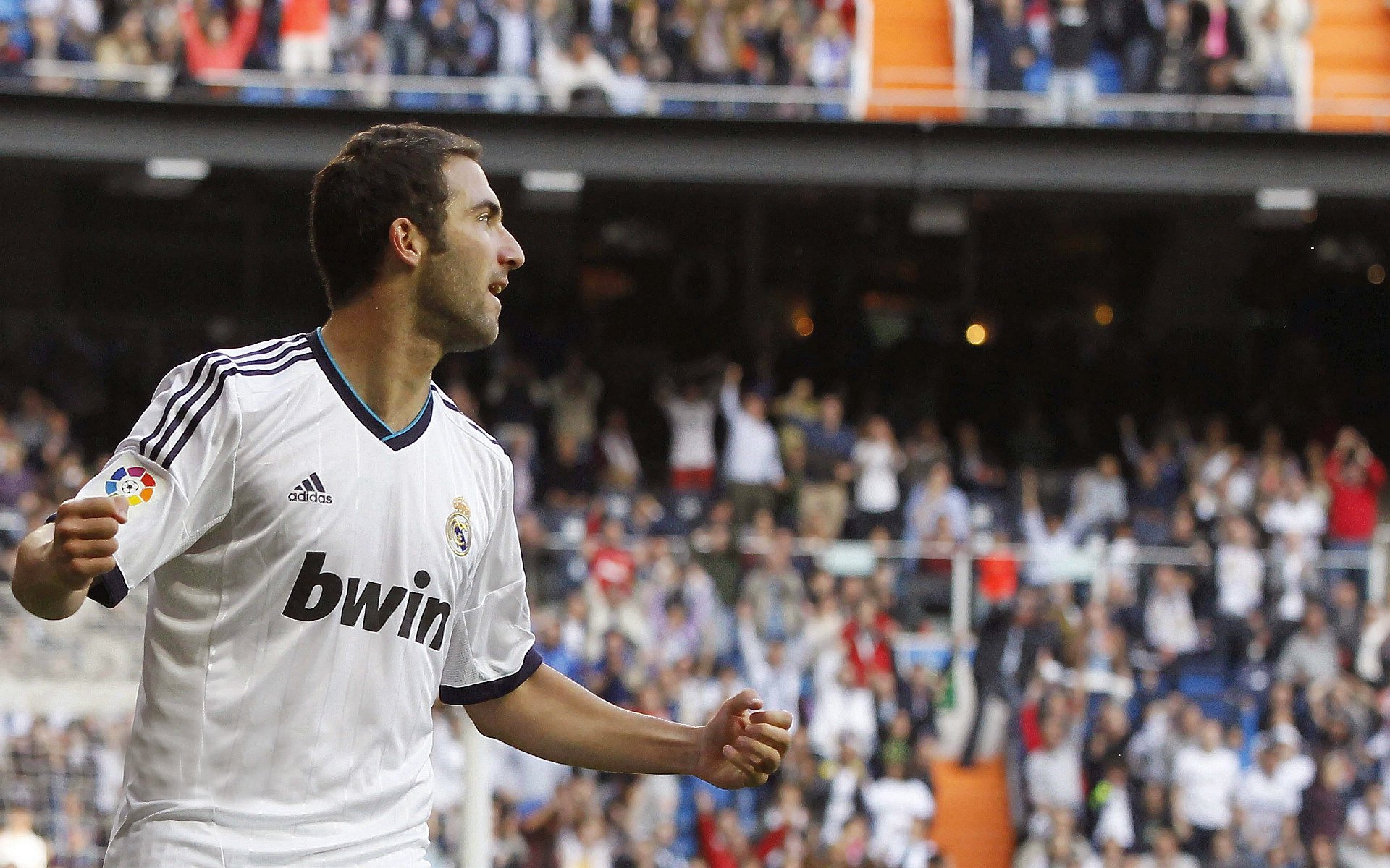 法比尼奥中场爆发，乌拉圭式战术助佛罗伦萨拿下关键胜利